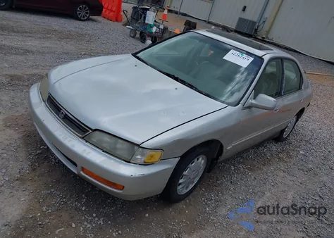 1996 Honda Accord Ex from USA, damaged, VIN 1HGCD5568TA181747